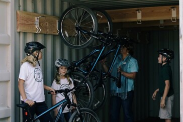 Everything about the Aerowave Corsa looks fast from the short headtube to the bold livery.